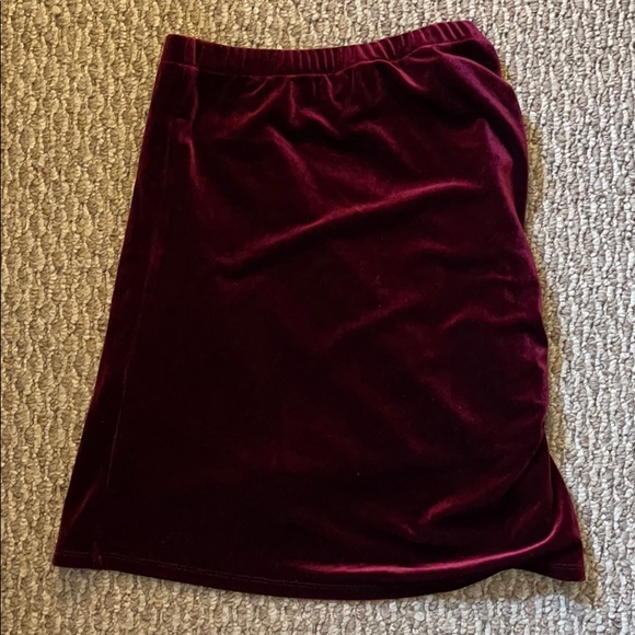 Lulu’s Crushed Velvet Mini Skirt - Picture 2 of 6